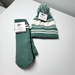 Green & white  Adult beanie and Mittens football, nfl, college, Michigan…